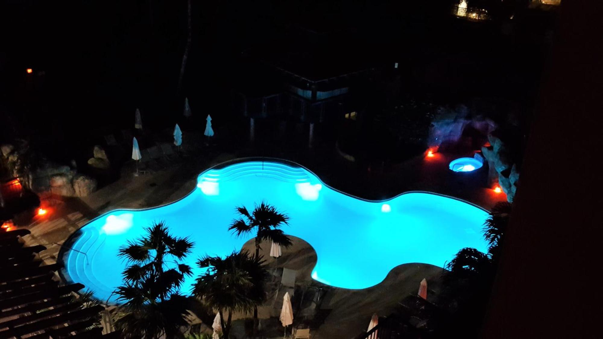 Deluxe Beach Resort - Hora Rentals Miami Beach Exterior photo